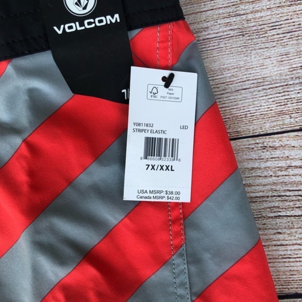 VOLCOM Youth/boys swimming Board Shorts - Picture 2 of 4
